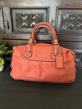 Coach Coral LARGE F15447 Ashley Leather Tote